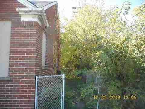 9391 Grandmont (3)_m.jpg